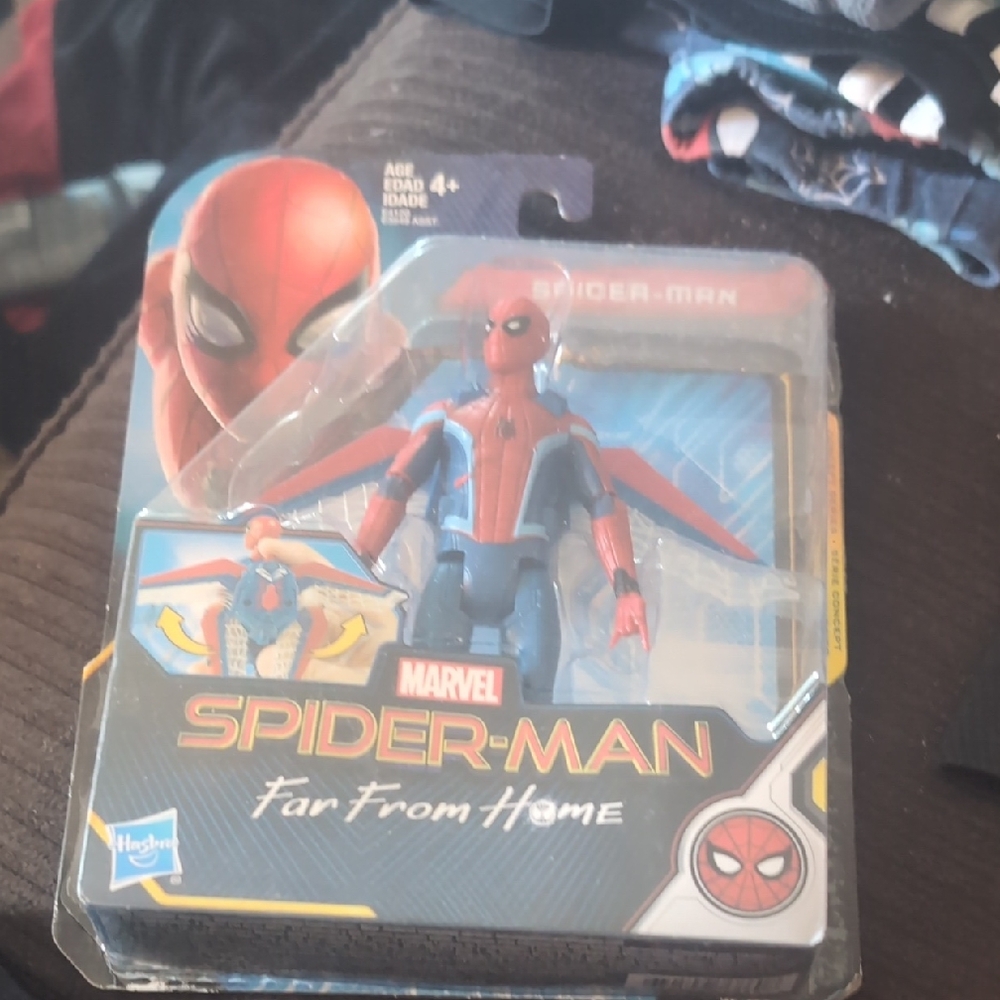 Hasbro Red and Blue Spider-Man Action Figure Playset